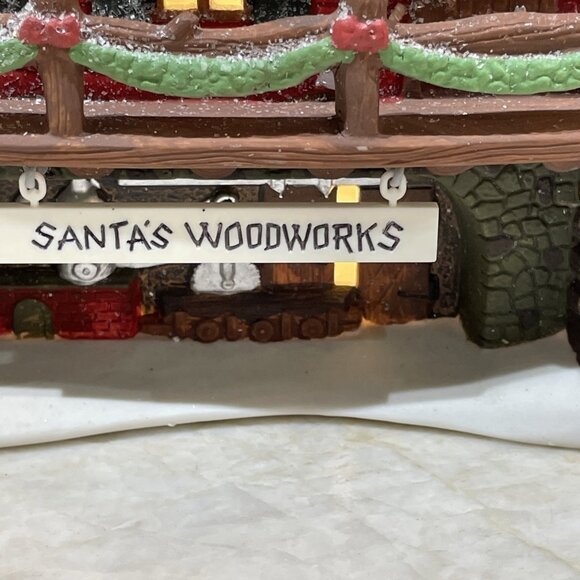 Vintage Dept 56 North Pole Series SANTA'S WOODWORKS 56286 Lighted Building 1993 - Picture 3 of 14